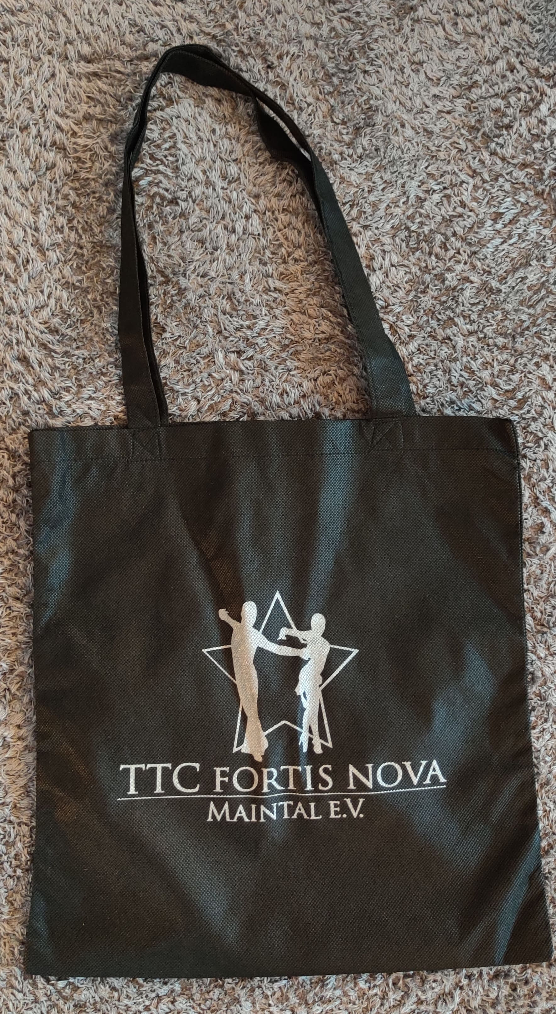 Tasche mit Fortis Nova Aufdruck
